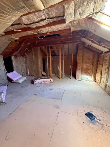 1018 S Lillian Avenue, Bolivar, MO 65613