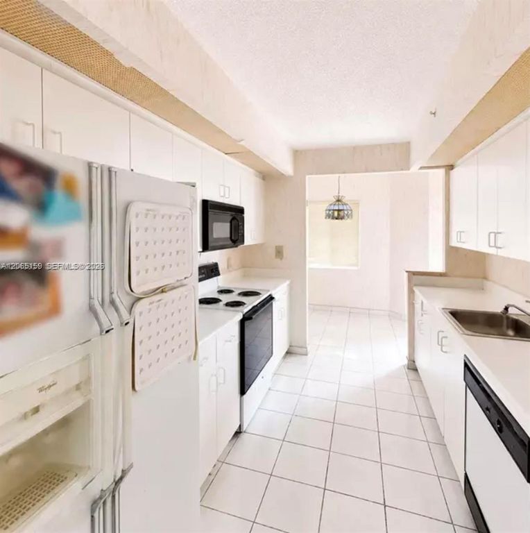 901 SW 141st Avenue 304M, Pembroke Pines, FL 33027