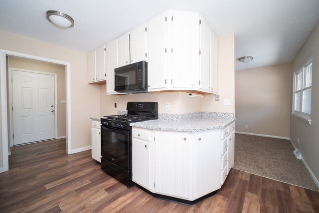 1424 Comanche Drive, Rockford, IL 61107