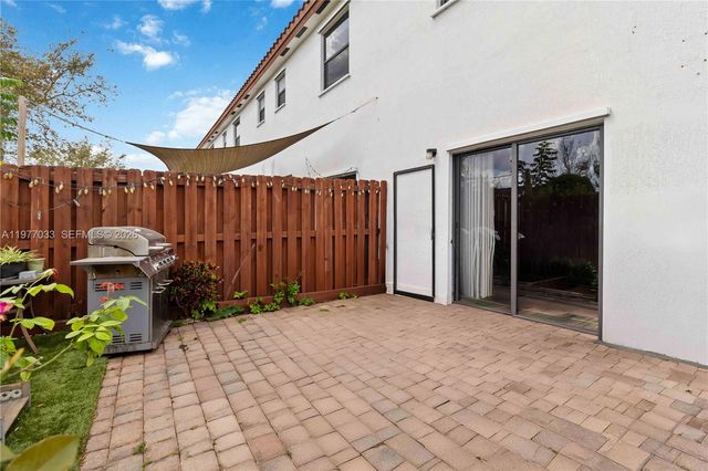 10268 NW 88th Ter, Doral, FL 33178