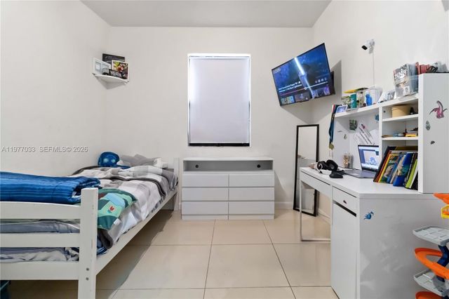 10268 NW 88th Ter, Doral, FL 33178