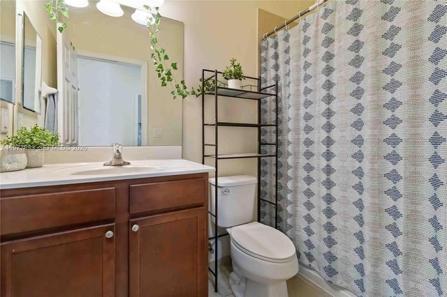 10268 NW 88th Ter, Doral, FL 33178