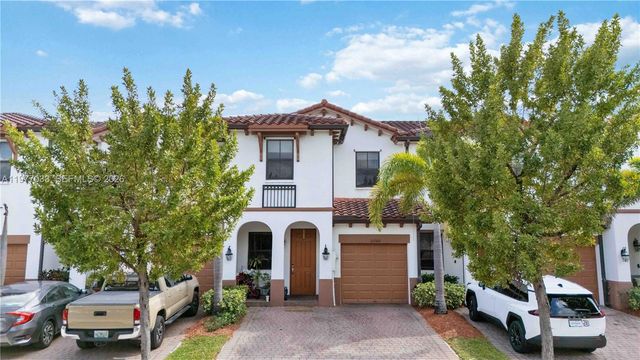 10268 NW 88th Ter, Doral, FL 33178