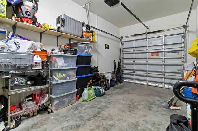 10268 NW 88th Ter, Doral, FL 33178