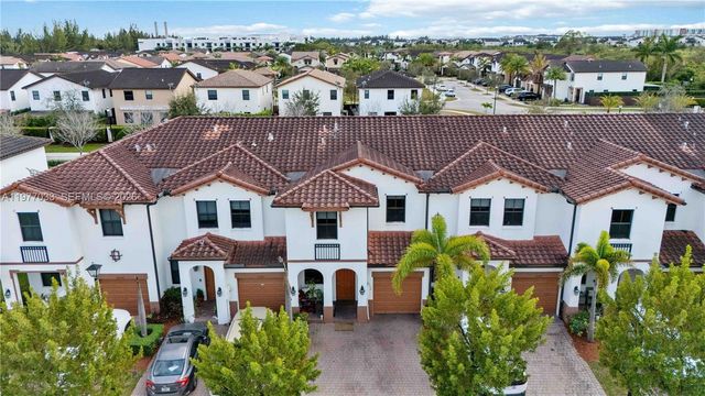 10268 NW 88th Ter, Doral, FL 33178