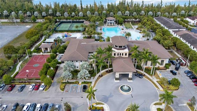 10268 NW 88th Ter, Doral, FL 33178