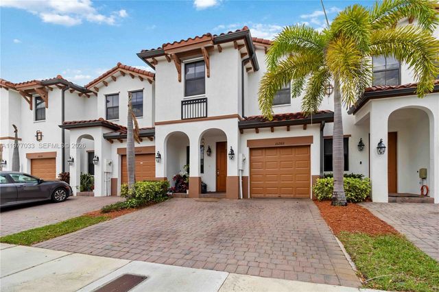 10268 NW 88th Ter, Doral, FL 33178