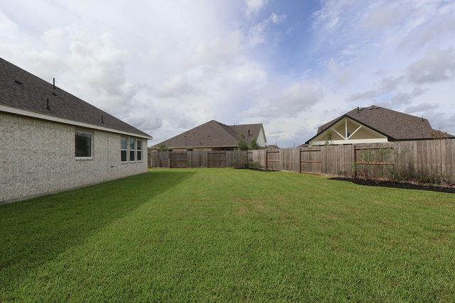 11918 Willow Way Avenue, Mont Belvieu, TX 77535
