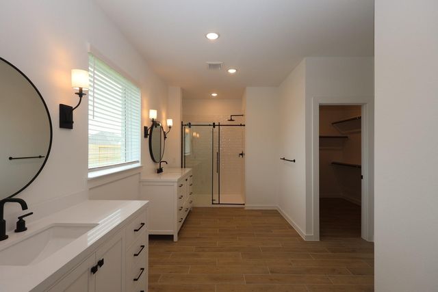 11918 Willow Way Avenue, Mont Belvieu, TX 77535