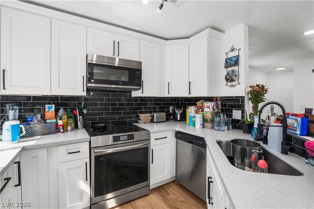 2201 Sun Avenue D, North Las Vegas, NV 89030