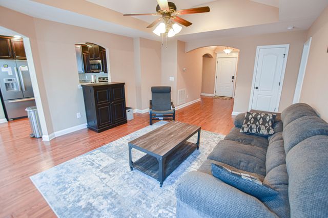 636 White Face Drive, Clarksville, TN 37040