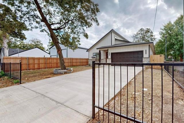 4316 Penrod Avenue, Cockrell Hill, TX 75211