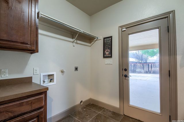 708 34th Street, Hondo, TX 78861