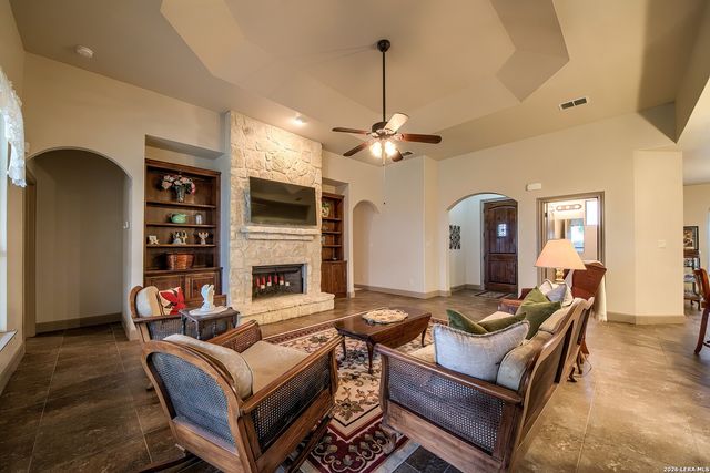 708 34th Street, Hondo, TX 78861