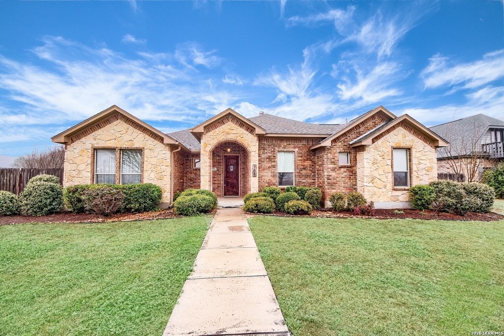 708 34th Street, Hondo, TX 78861