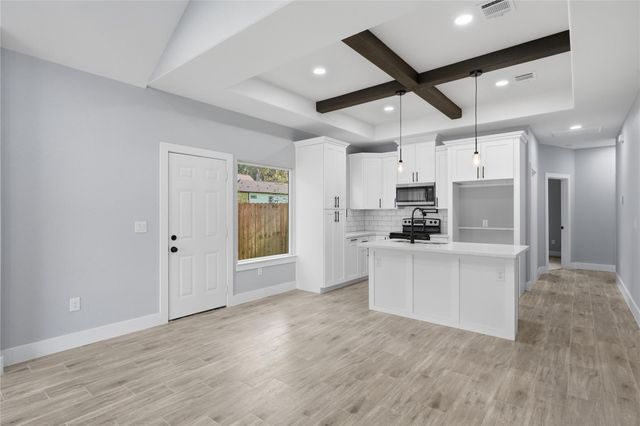 18434 Fannin Road, Willis, TX 77378