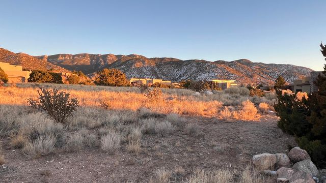 13700 Pino Ridge Place NE, Albuquerque, NM 87111