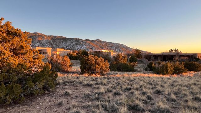 13700 Pino Ridge Place NE, Albuquerque, NM 87111