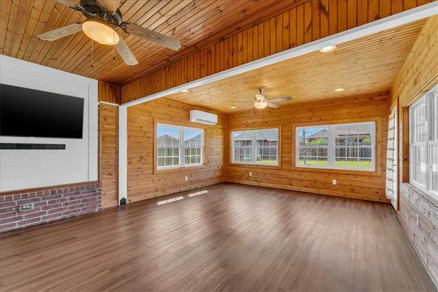 204 Monroe Street, Centerton, AR 72719