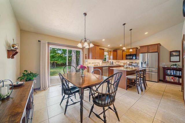 1790 GARNET COURT, Menasha, WI 54952