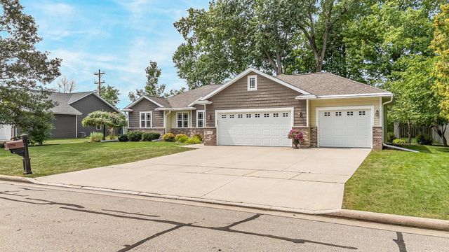 1790 GARNET COURT, Menasha, WI 54952