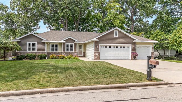 1790 GARNET COURT, Menasha, WI 54952