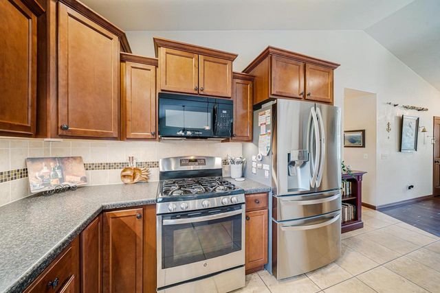 1790 GARNET COURT, Menasha, WI 54952