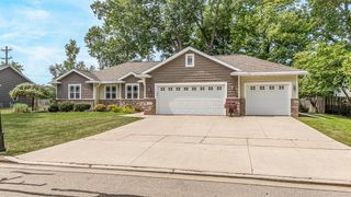 1790 GARNET COURT, Menasha, WI 54952