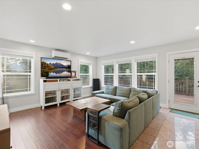 4050 Rachel Road, Clinton, WA 98236