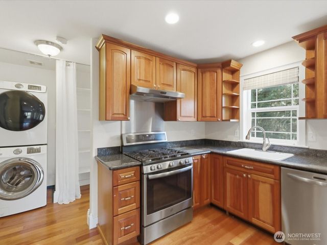 4050 Rachel Road, Clinton, WA 98236