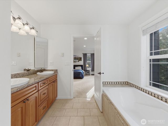 4050 Rachel Road, Clinton, WA 98236