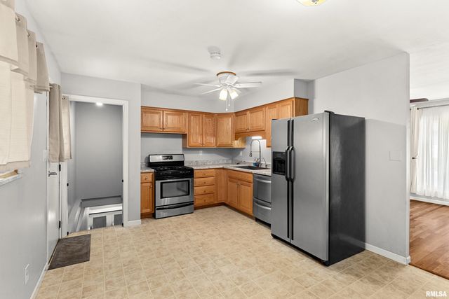 2208 W KENSINGTON Drive, Peoria, IL 61614
