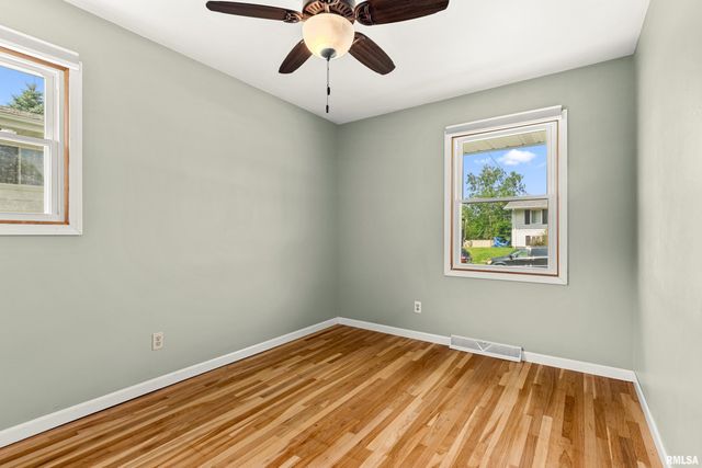 2208 W KENSINGTON Drive, Peoria, IL 61614
