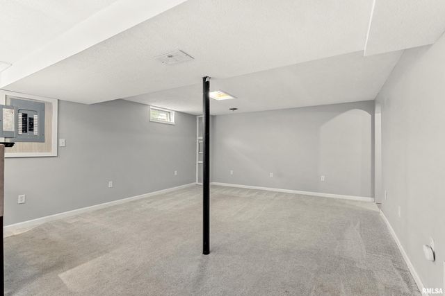 2208 W KENSINGTON Drive, Peoria, IL 61614