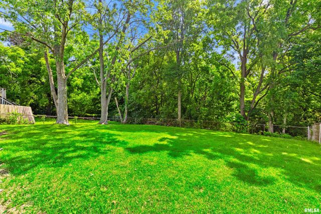 2208 W KENSINGTON Drive, Peoria, IL 61614