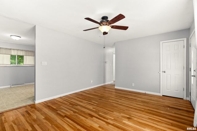 2208 W KENSINGTON Drive, Peoria, IL 61614