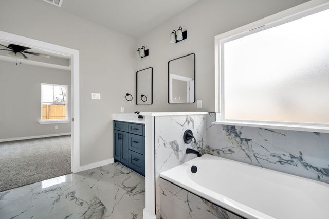 330 E Marshall Court, Palmer, TX 75152