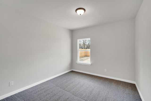 330 E Marshall Court, Palmer, TX 75152