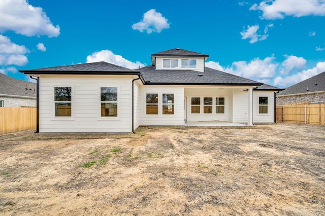 330 E Marshall Court, Palmer, TX 75152