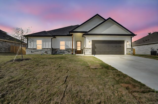 330 E Marshall Court, Palmer, TX 75152