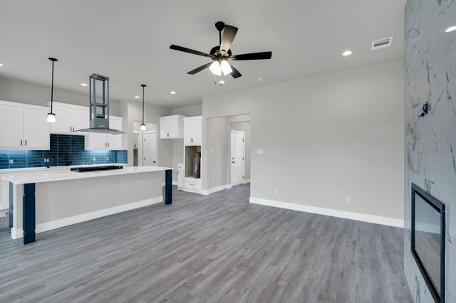 330 E Marshall Court, Palmer, TX 75152