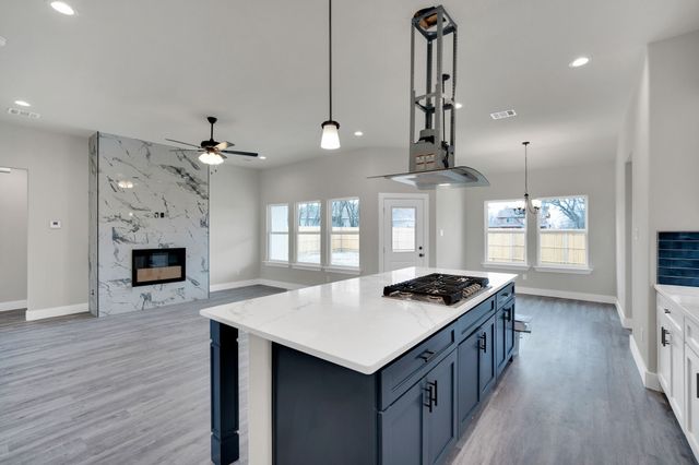 330 E Marshall Court, Palmer, TX 75152