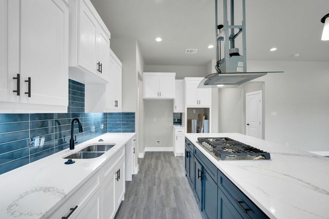 330 E Marshall Court, Palmer, TX 75152