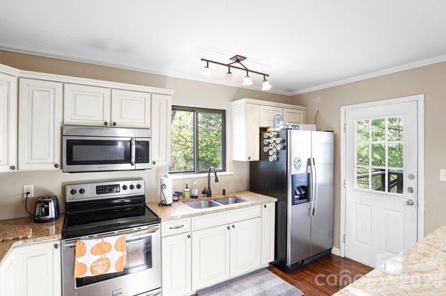 78 Highland Drive, Lake Toxaway, NC 28747