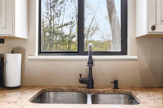 78 Highland Drive, Lake Toxaway, NC 28747