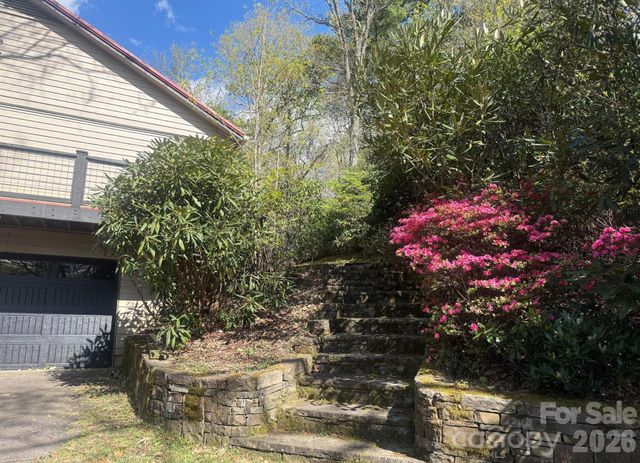 78 Highland Drive, Lake Toxaway, NC 28747
