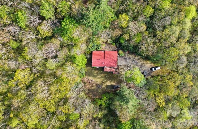 78 Highland Drive, Lake Toxaway, NC 28747