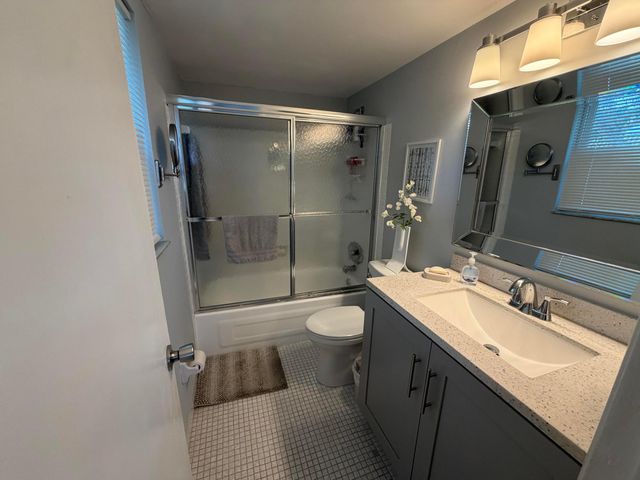 7505 NW 5th Court 208, Margate, FL 33063