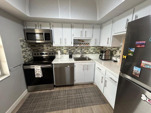 7505 NW 5th Court 208, Margate, FL 33063