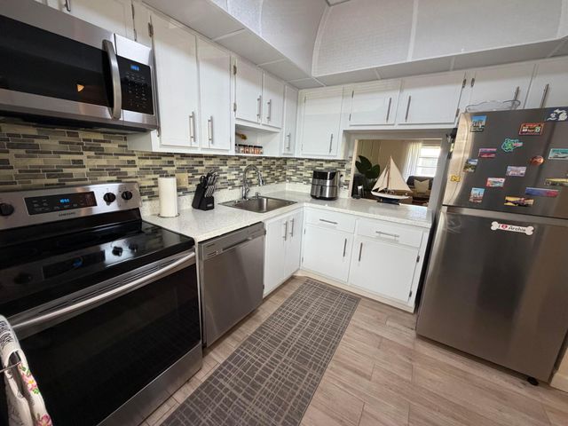 7505 NW 5th Court 208, Margate, FL 33063